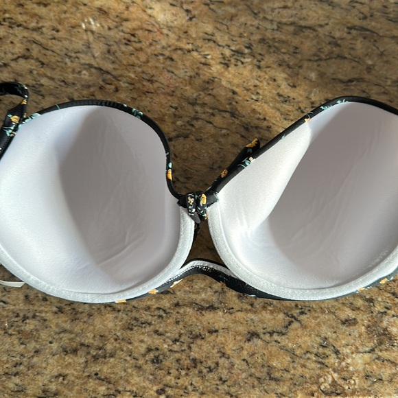 Floral Bikini - Picture 5 of 5